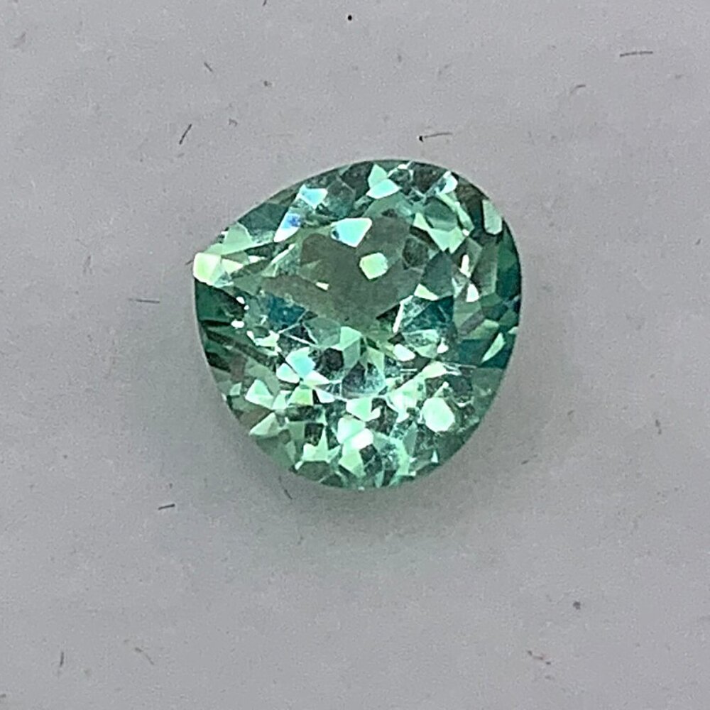 Green Sapphire 2.6 ct loose gem